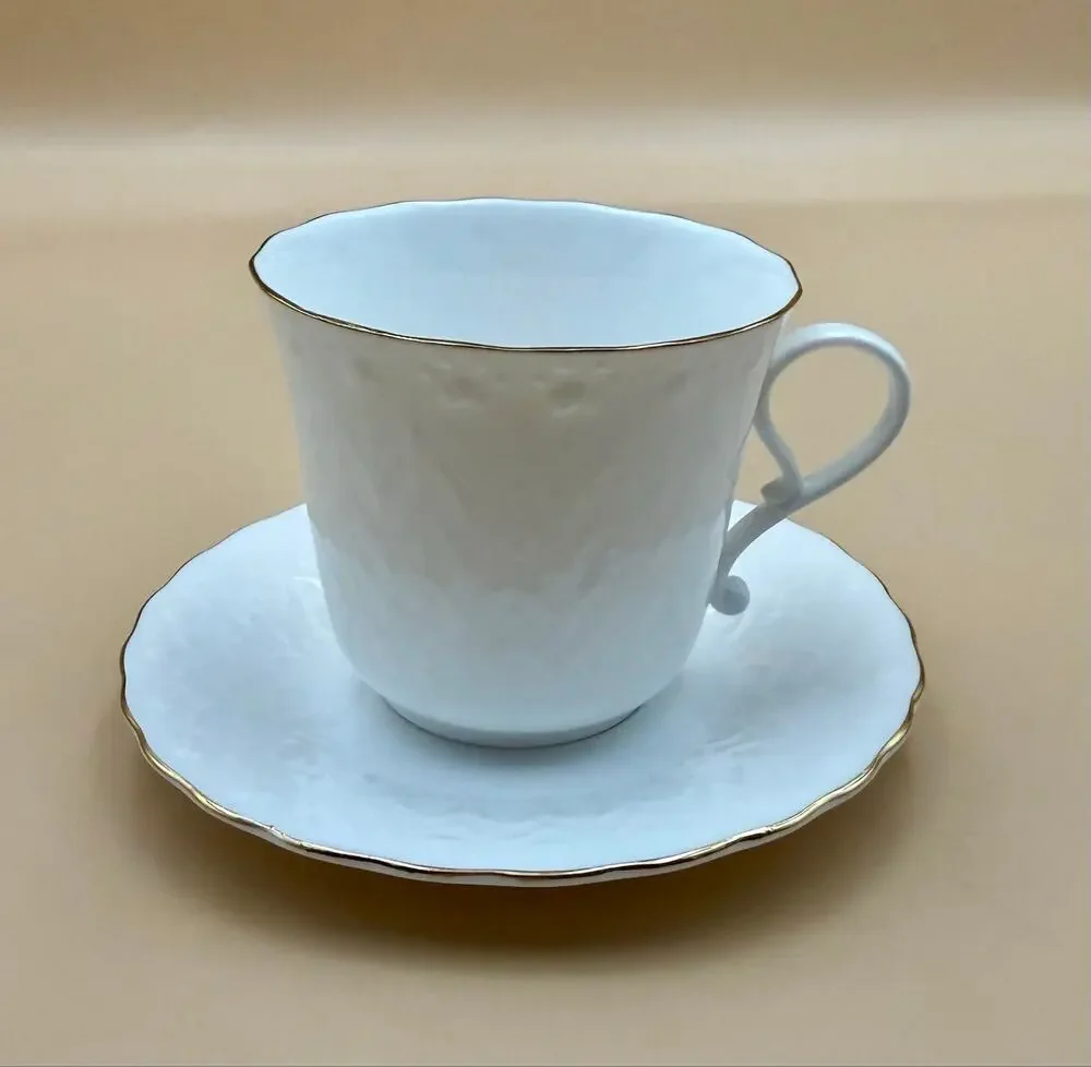 The Naydanoff Collection Fine Bone China 2 Cups & 2 Saucers Gold Trim Bulgaria